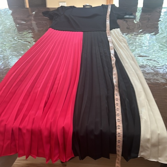 Karl Lagerfeld Black and Pink Pleated 
Satin  Color Block Dress - Picture 8 of 9